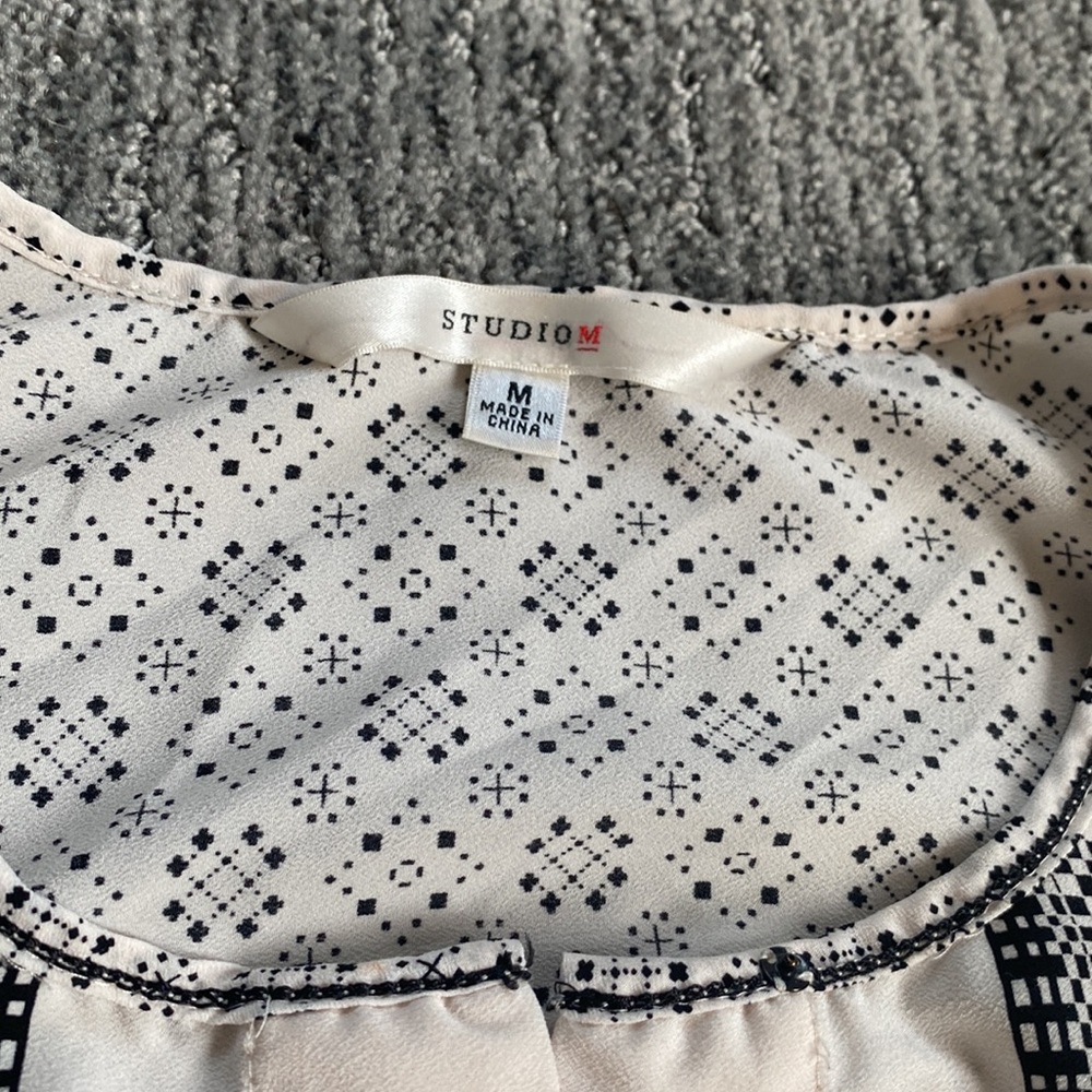 Studio M Tunic - Picture 2 of 4